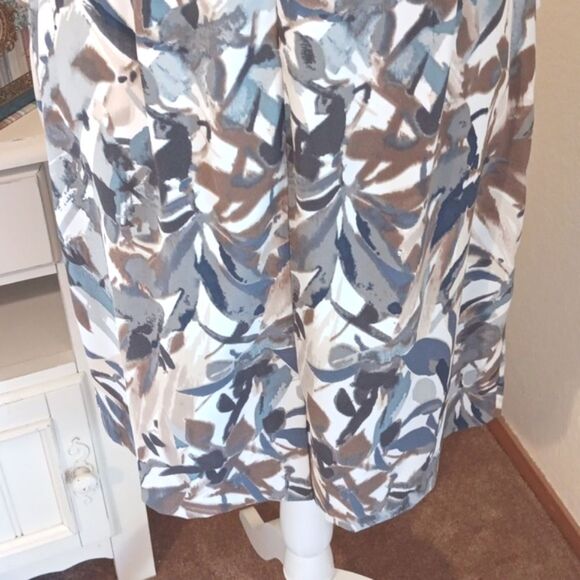 Connected Apparel ELegant Sleeveless Layered Dress. Career. Tiered. Floral - Picture 7 of 8